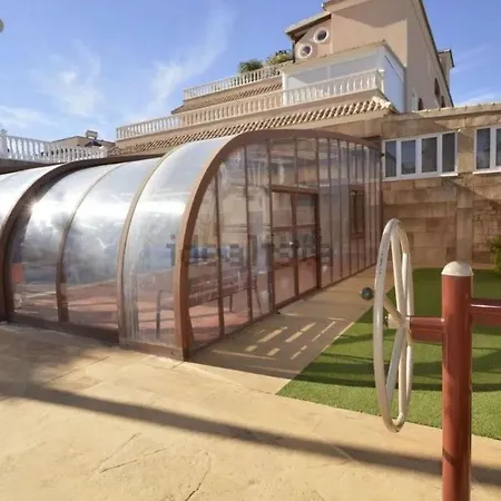 Avec Piscine Couverte Et Chauffee *